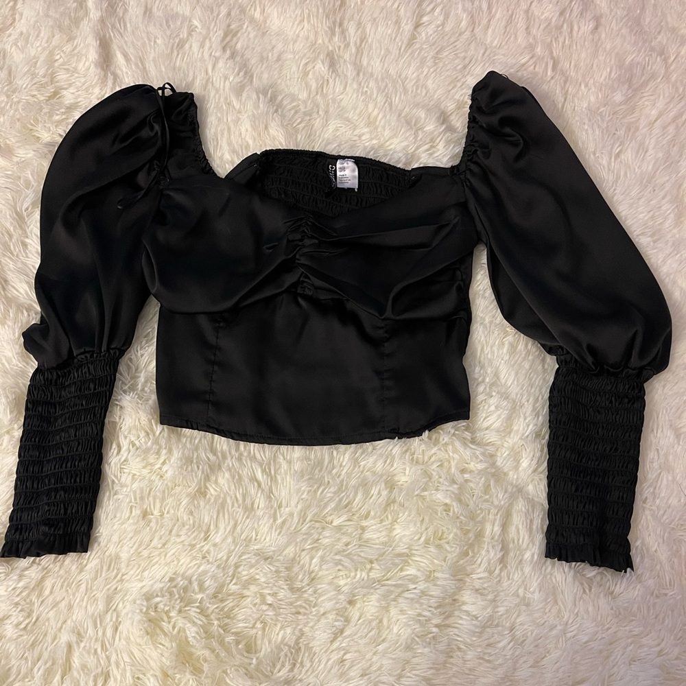 SILKY BLACK TIGHTS SLEEVES OFF THE SHOULDER CROP TOP